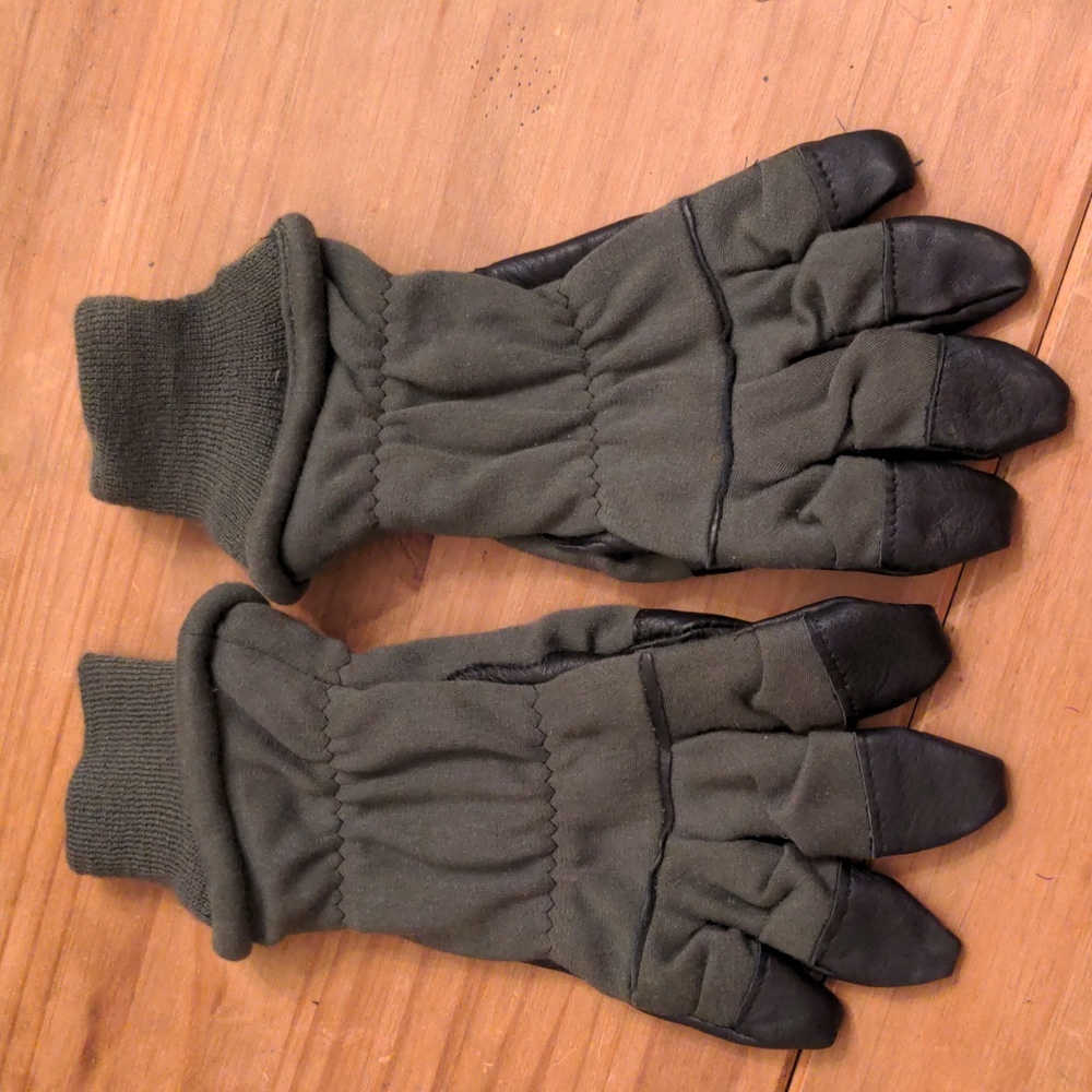 Nationwide Glove Company Green/Black  Intermediate Cold Flyer's Glove, Size 6